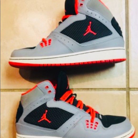 2012 AIR JORDAN 1 FLIGHTS - Picture 2 of 5